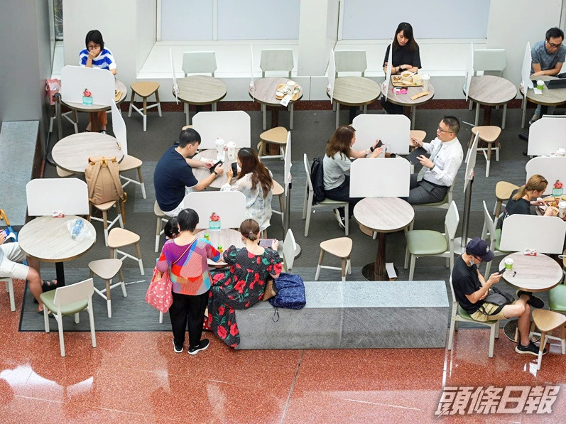 隨著數字回落,有確診者曾到訪的地方也減少。資料圖片