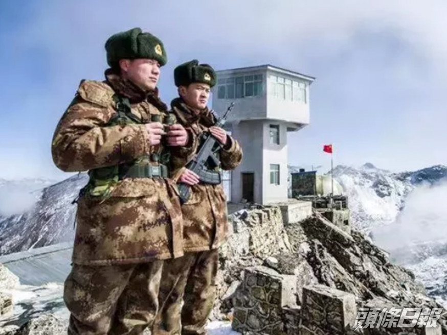 解放軍士兵在中印邊界巡邏。網圖