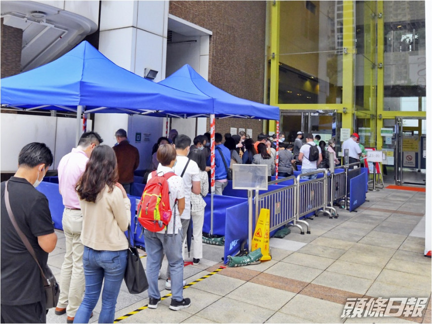 有9人接種疫苗後不適送院,其中7人已經出院,其餘2人不遵從醫生勸告自行出院。資料圖片