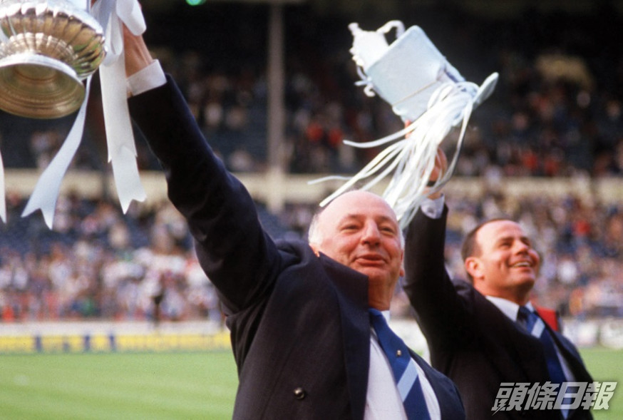 施歷治87年帶領高雲地利捧走英格蘭足總盃。網上圖片