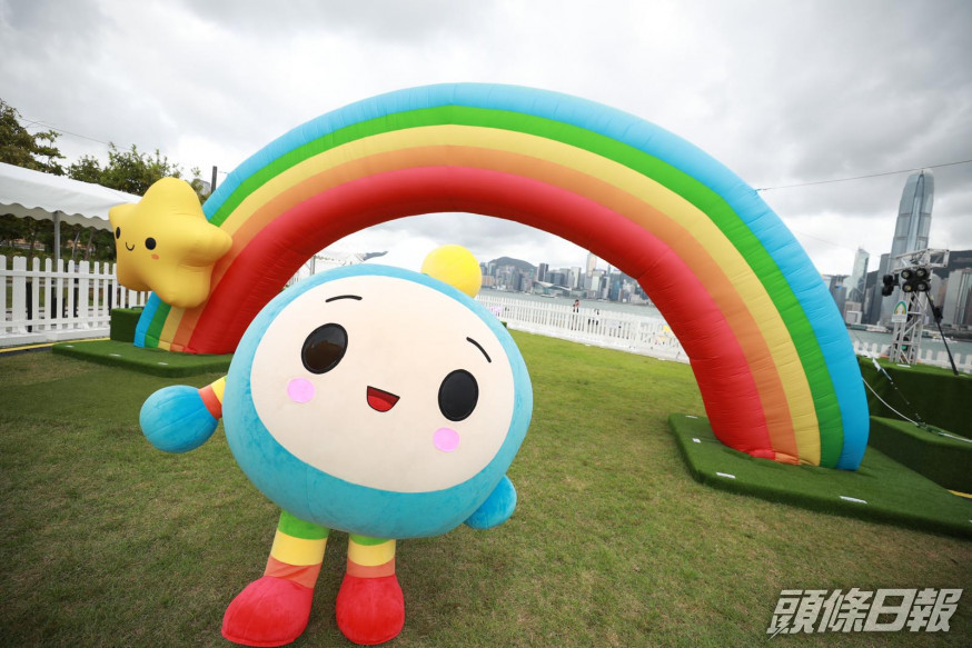 西九公園的「Friends With You」角色共有12個。
