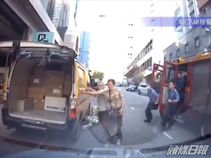 葵涌有客貨車懷疑未拉手掣導致車輛溜後,驚險萬分。影片截圖