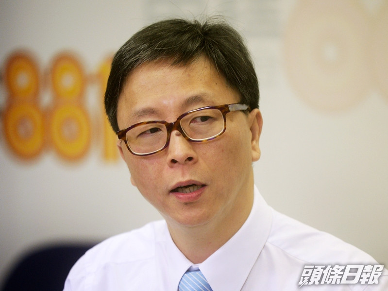 何栢良認為讓同機客留禁區屬防疫漏洞。資料圖片