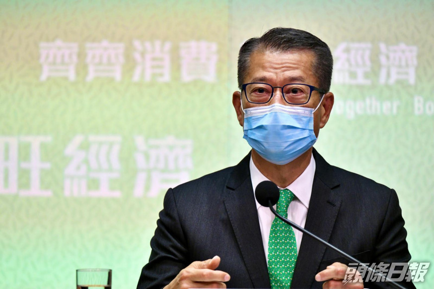 陳茂波指消費券可以用於搭車是回應民意。