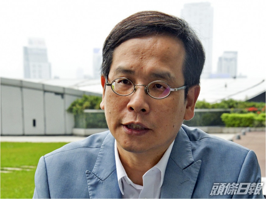 葉建源稱有不少學校被旅行社侵吞團費。資料圖片
