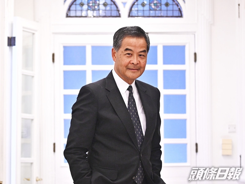 全國政協副主席、前特首梁振英呼籲港人在最短時間內接種疫苗,形容這是「香港人逃過一劫的唯一希望,也是最後的希望」。資料圖片