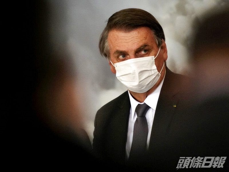 巴西總統博爾索納羅的YouTube頻道上,有部分影片因被指散播關於新冠疫情的不實資訊,而遭到移除。AP圖片