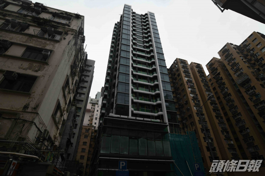 本木加推提價,折實每呎 24638元。