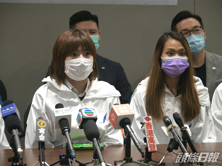 國泰空服員工會聯合民主派立法會議員,促請政府馬上介入。