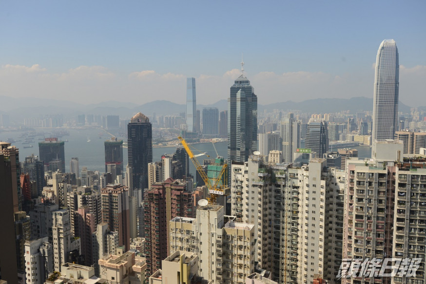 網民質疑向西向北樓為何有人買,引發爭議。資料圖片