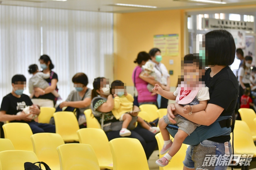 有網民指,有夫婦剛置業為由,月交4000元要求父母代為照顧嬰兒及煮晚飯。示意圖片