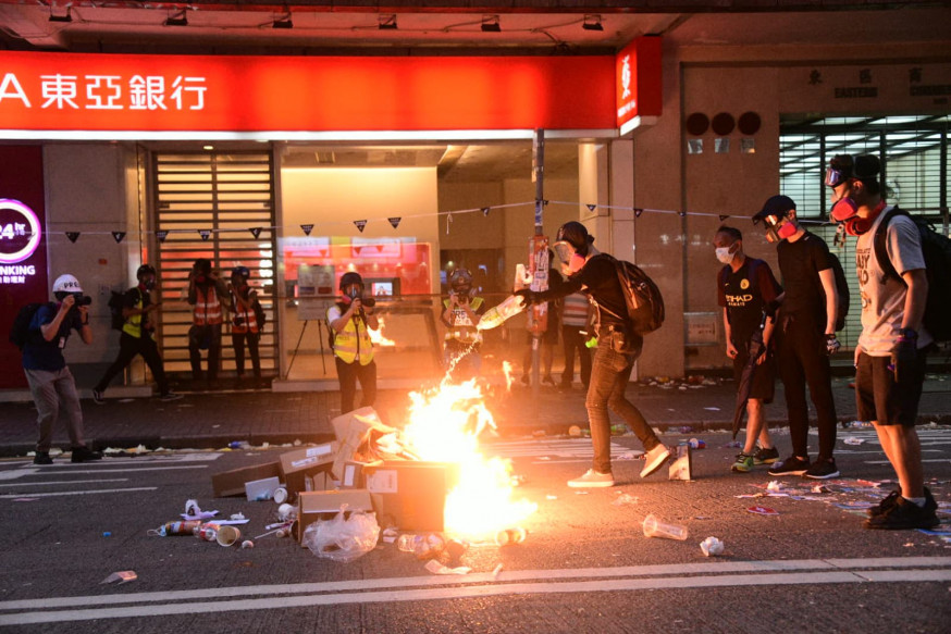 林鄭月娥承認,暴力影響投資者信心。資料圖片