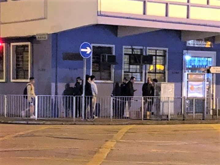 一名越南男子疑做和事佬勸交惹禍被殺。網圖