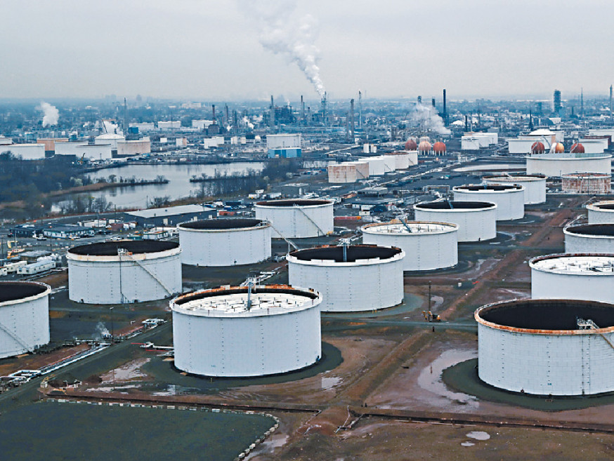 OPEC+同意日減200萬桶 兩年來最大 油價靠穩