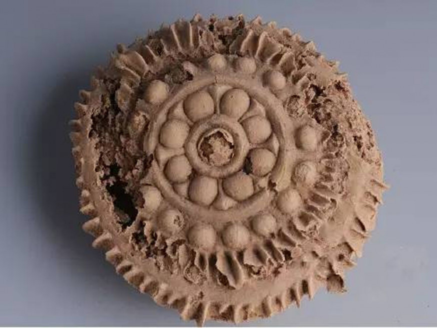 新疆出土的1400年前唐代月餅爆紅,該月餅花紋完整,驗證了唐朝豐富多彩的飲食文化。