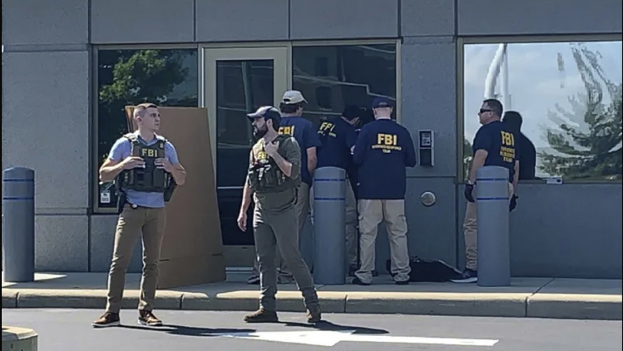 男子持槍圖闖FBI大樓,與警對峙6小時後被擊斃。AP