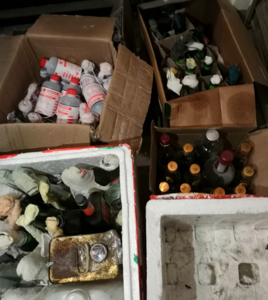 城大搜出危險品。校方提供