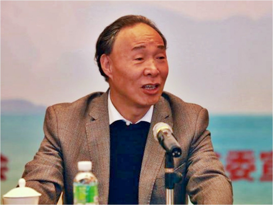 政協委員白庚勝倡設「國服」。網圖