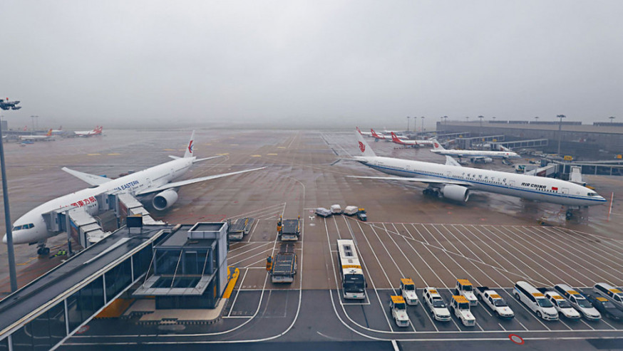 受颱風影響，上海虹橋機場多架航班取消。