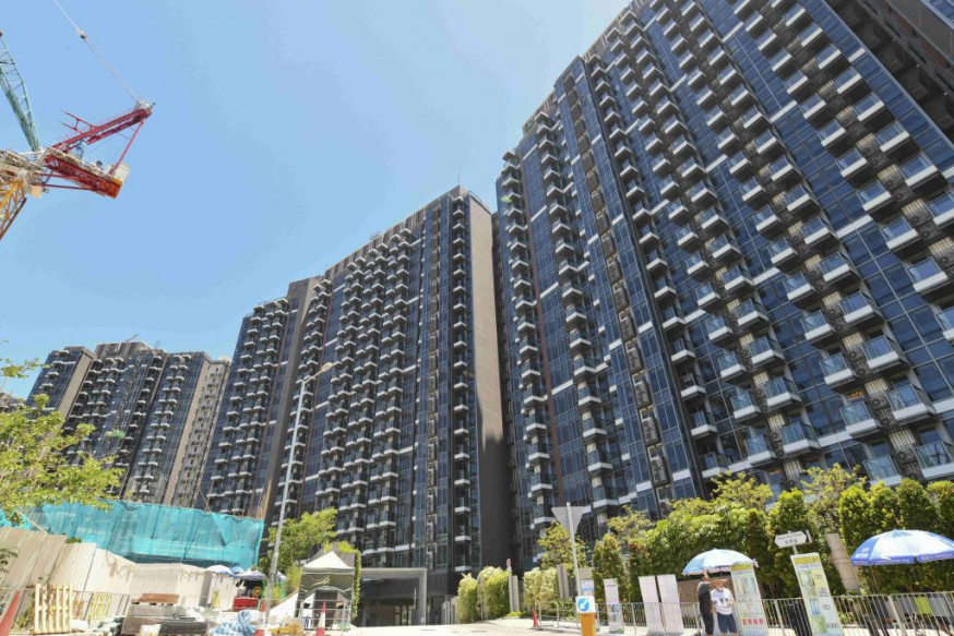 珺瓏灣地下連花園1111萬售。