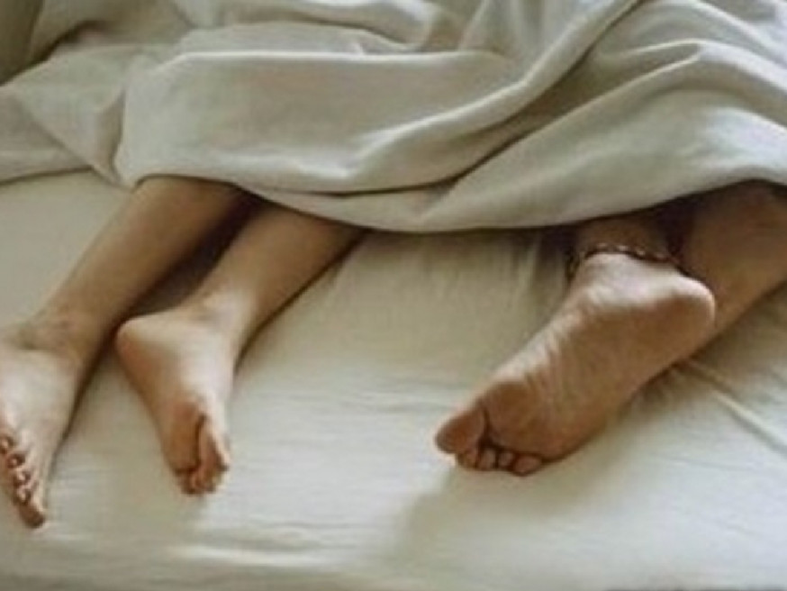 男子因為偷拍與已婚男上司的性愛片並勒索對方,遭判監3年9個月。