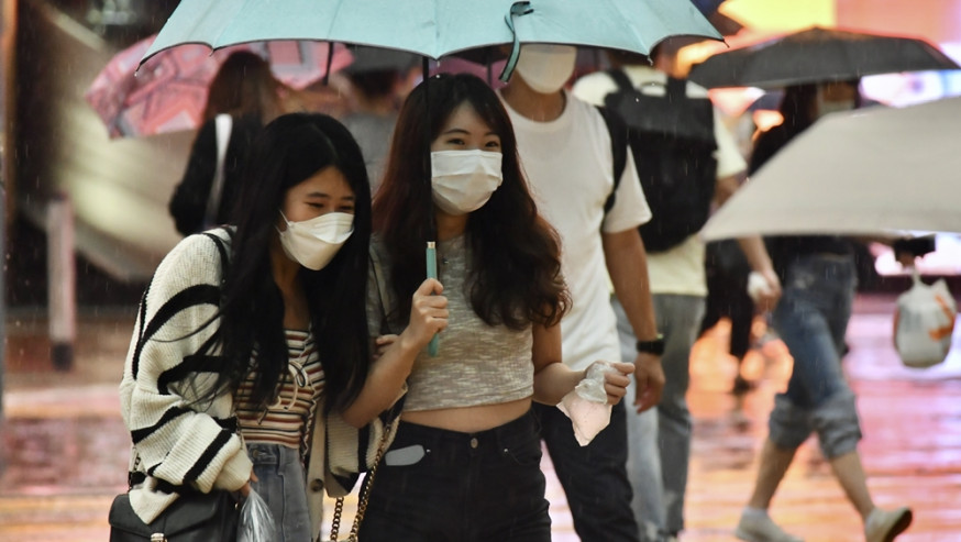 天文台預測間中有驟雨及幾陣雷暴。資料圖片