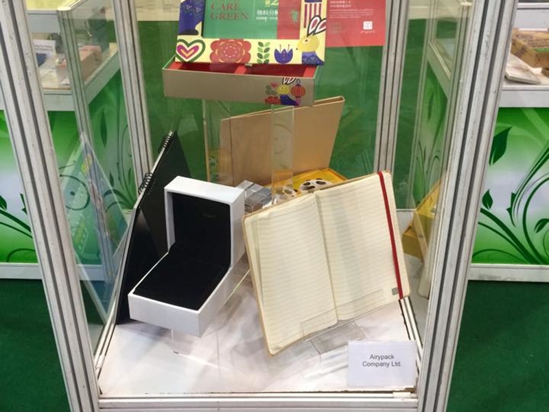 AiryPack輕裝包裝技術可應用於禮物盒包裝、筆記本等,既減重又易於分解,有助減碳。 受訪者提供