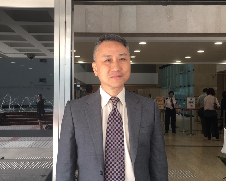 法醫指死者傷勢應由硬物所致可能是鐵通。劉曉曦攝