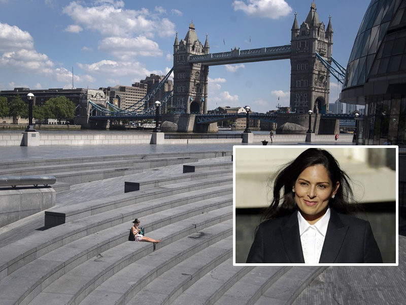彭黛玲措施是要降低病毒從外地傳入英國的風險。AP