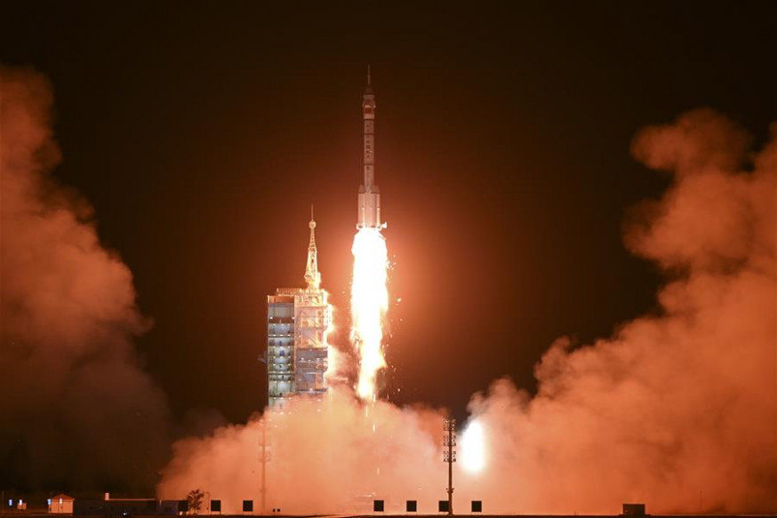 神15飛船準時於今晚11時零8分發射 三名太空人升空