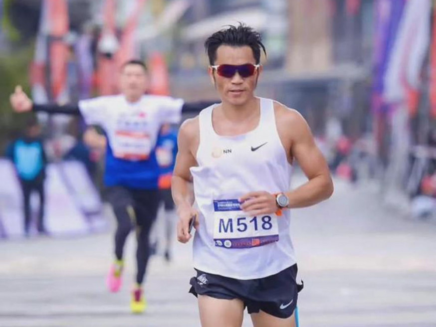 甘肅馬拉松「前六唯一倖存者」被質疑炫耀遭遇網絡暴力。