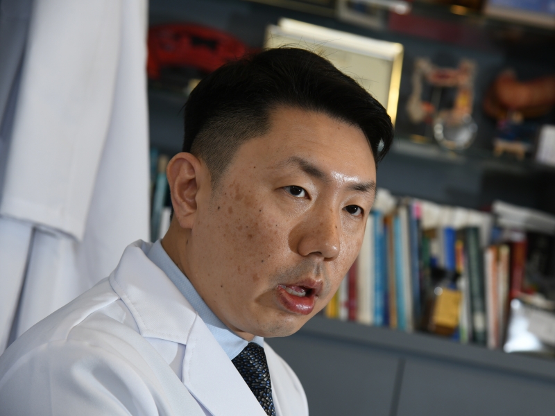 孔繁毅憶說,當年與鄭智聰及鄧兆暉醫生跟隨袁教授,到淘大花園實地考察。