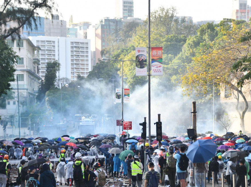 多區今日亦爆發示威,並有4名新聞工作者採訪期間受傷。