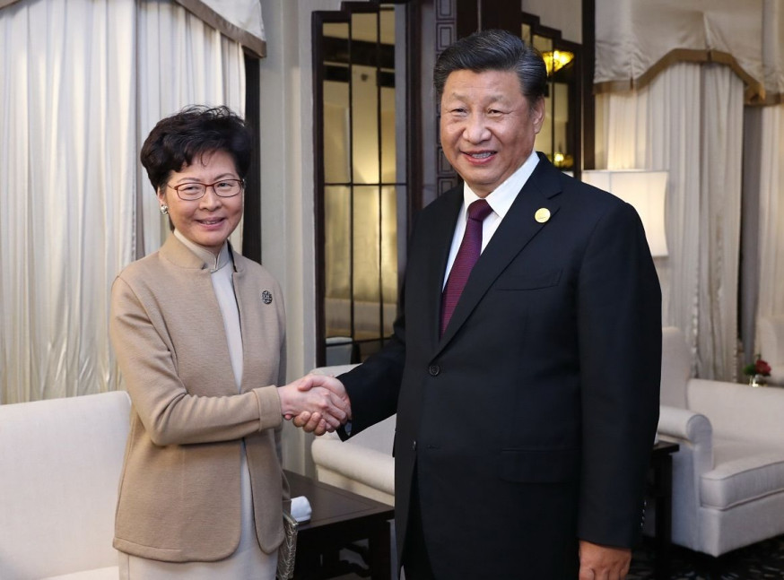 林鄭本月中將往北京述職,預料十六日分別獲國家主席習近平、國務院總理李克強接見。新華社圖片