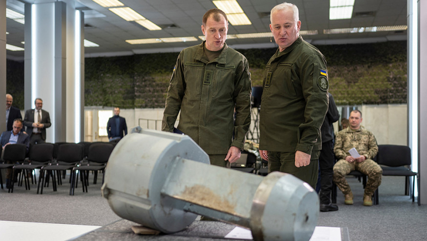烏軍方展示了可掛核彈的俄X-55巡航導彈碎片。AP