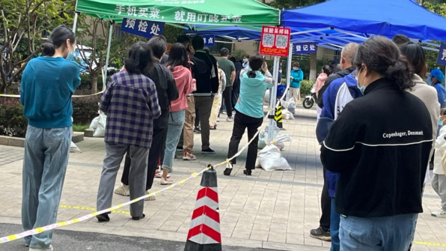 江蘇民眾外出核酸檢測。網上圖片