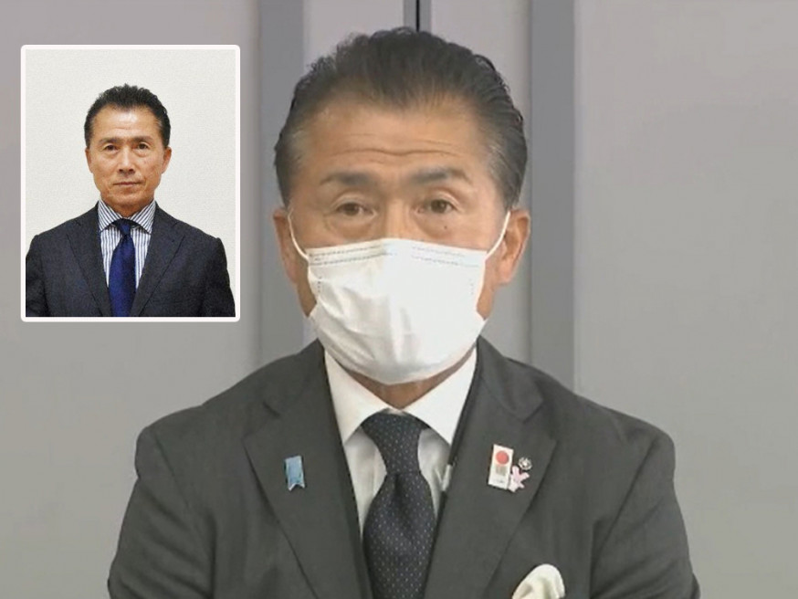 日本官員山名宗悟打尖接種,曝光後當眾鞠躬道歉。