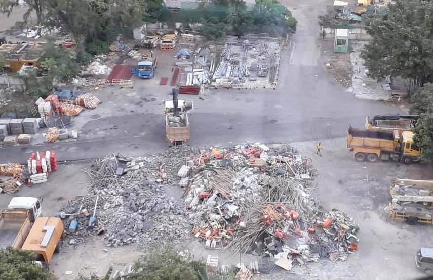 雜物被棄置在距離啟德約400米的宏照道路政署地盤內。梁咏欣 FB圖片