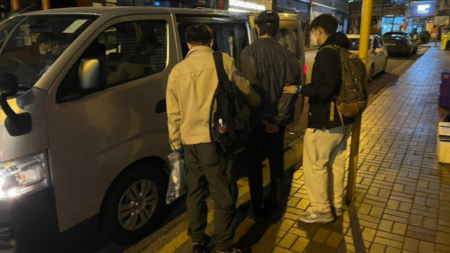 警亞士厘道截毒品快餐車 拘24歲仔