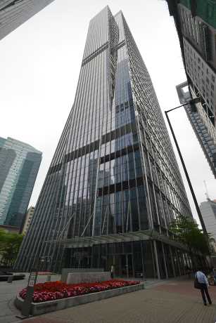 觀塘友邦九龍大樓逾4.8萬方呎樓面,獲美國聯邦快遞公司以每呎約27元承租。