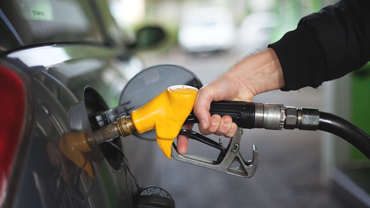 內地發改委宣布調升汽油及柴油價格。示意圖