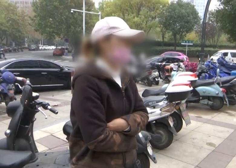 王女紋眉後,頭頭碰著黑。網圖