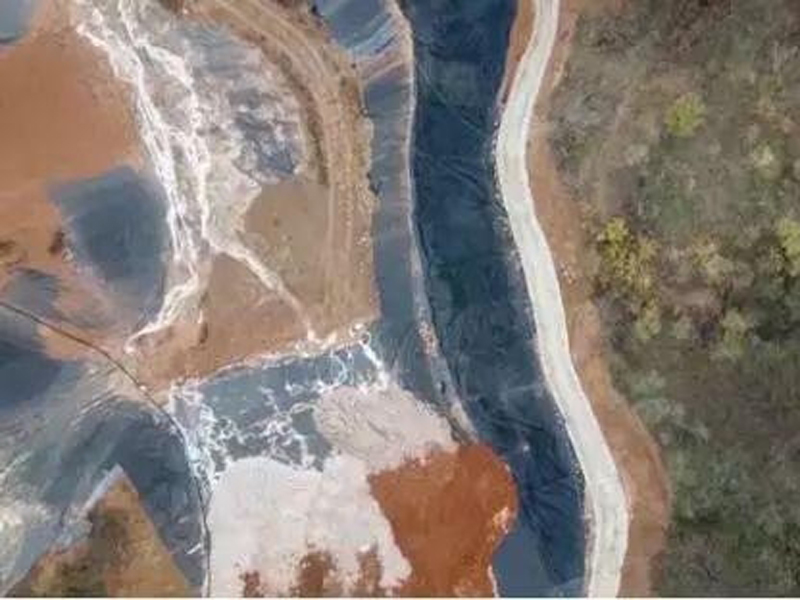 近期,有河南洛陽當地居民舉報稱,河南嵩縣黃金冶煉廠違法排污,污水直接排入黃河支流。(網圖)