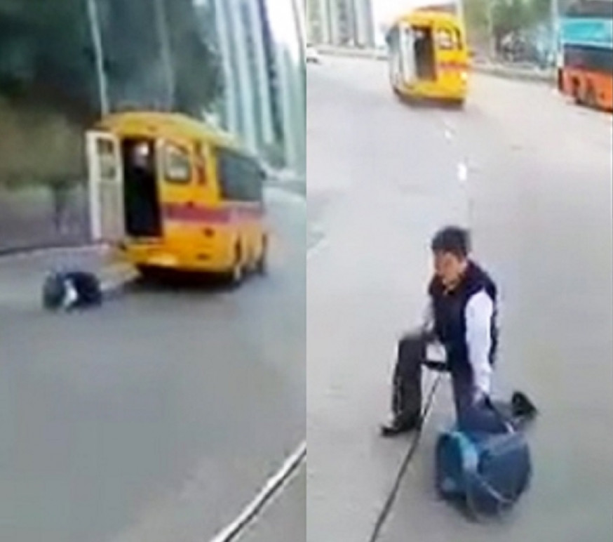男童跌出保姆車太平門。網上截圖