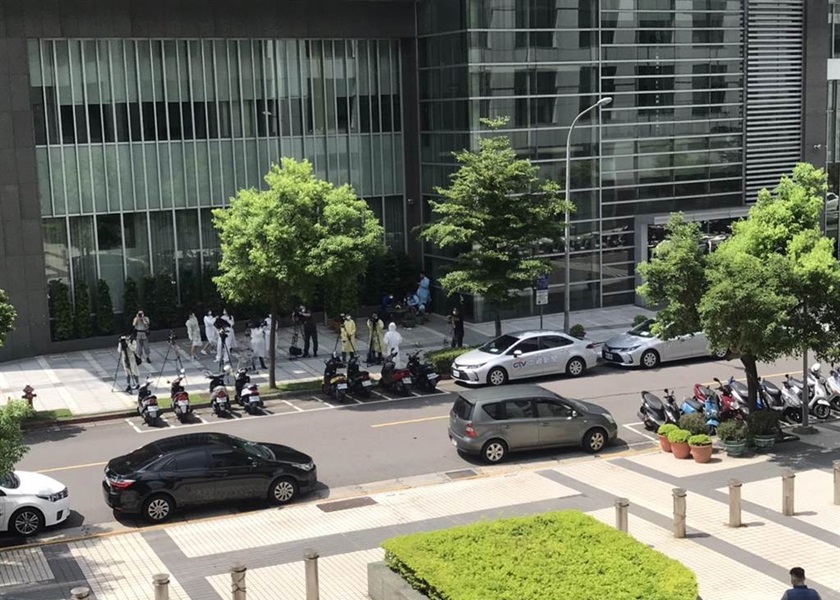 台灣「壹電視」一名攝影師日前在大樓猝死,後來證實確診新冠病毒。網圖