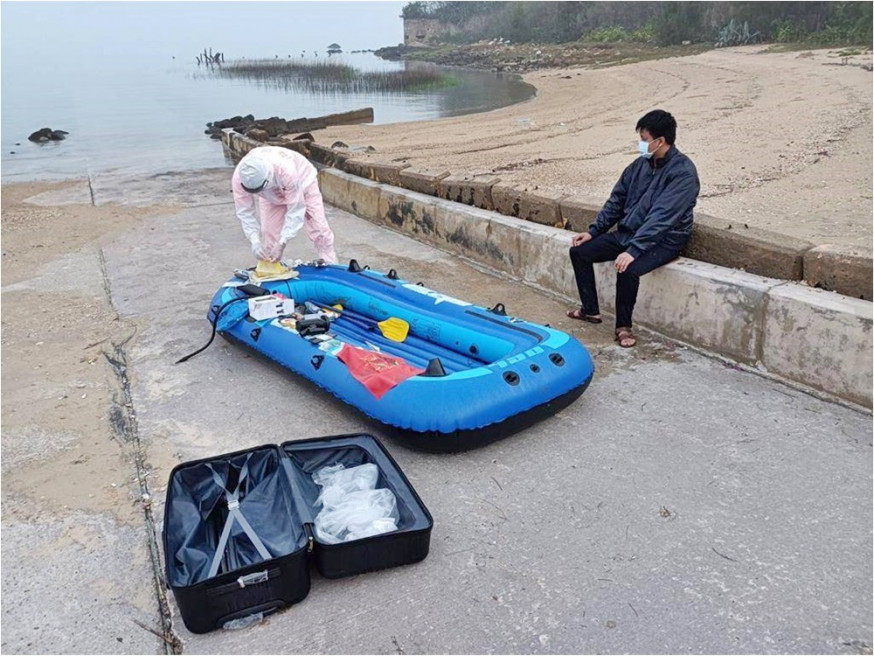 再多一名大陸男子坐橡皮艇偷渡赴台。網圖