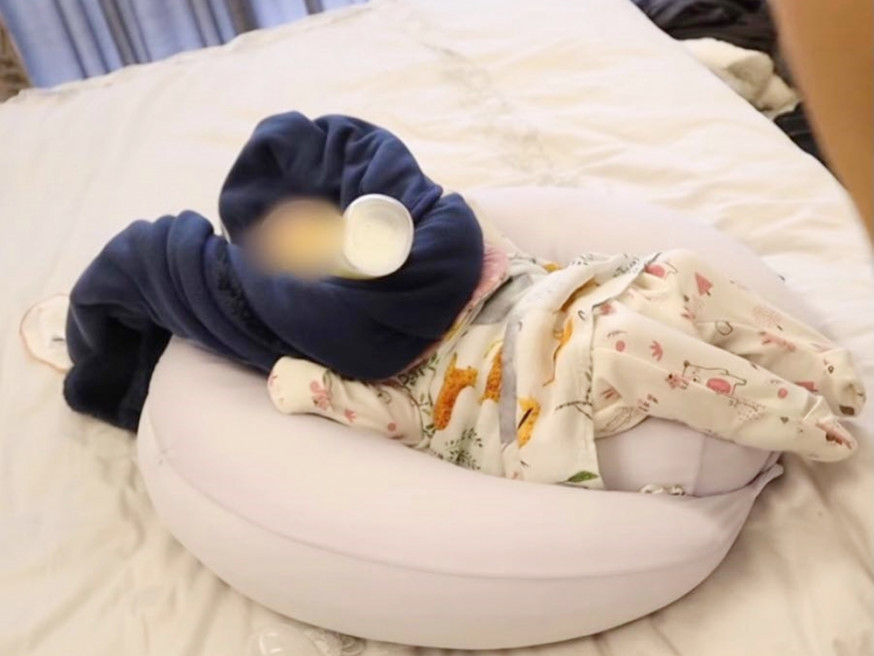 家長疑貪方便捲毛巾托奶樽餵奶。生仔要考牌系列FB圖片