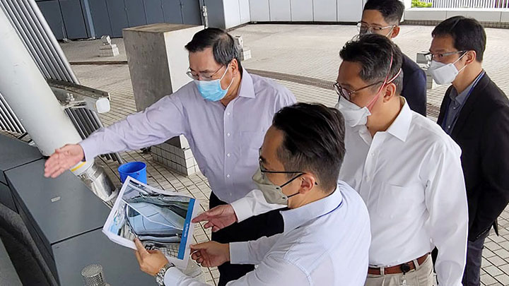 秘書處聯同建築署在綜合大樓開展了多項重要「手術」。梁君彥fb圖片