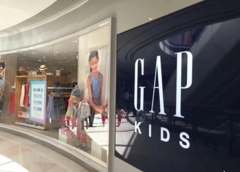 GAP嬰幼兒T恤塑化劑超標,內地回收2,749件。(網圖)