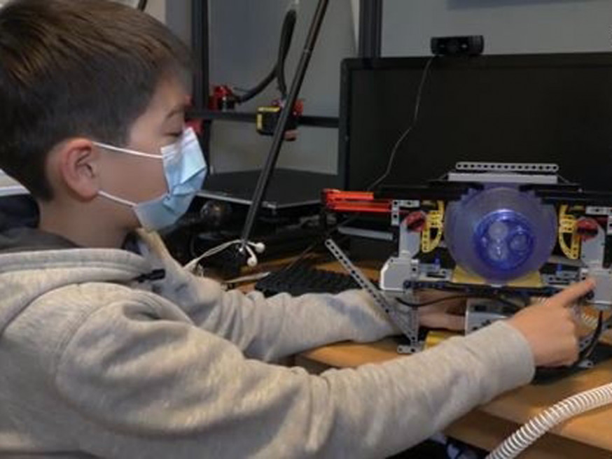 美國12歲男童Anthony Hartman用Lego研發呼吸機。
